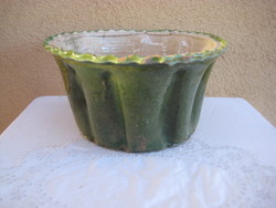Régi kuglóf sütő  , egy javított  repedéssel , zöld színben   25 x 13 cm