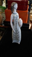 Hollóházi porcelán nő szobor, 27 cm-es, hibátlan állapotban.