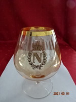 Talpas üveg pohár, Napóleon konyakos, tojáshéj színű, magassága 15 cm.