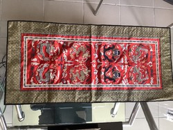 70x32 cm-es Kínai selyempanel hímzett sárkánymotívummal