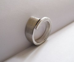 Dán, design ezüst gyűrű, nyitott, tömör