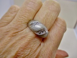 Nagyon szép kézműves ezüst gyűrű markazitokkal