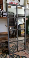 Gyárablakból egyedi készítésű hosszúkás tükör, loft, ipari