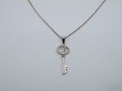KK1053 Ezüst nyaklánc kulcs alakú 18. szülinap medál 925 jelzett