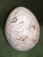 Hatalmas tojás  Húsvét dekorációnak