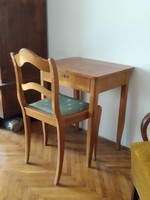 Biedermeier varrós asztalka székkel