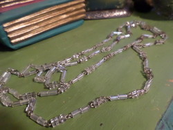 70 és 64 cm-es szálakból álló , régi nyaklánc , dróttal kapcsolódó , halpikkely színű üvegcsövekkel 