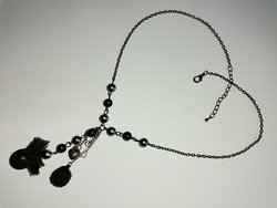 Szép elegáns vintage fekete collier nyaklánc gyöngy csipke szív díszekkel