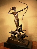 Diana a vadászat Istennője - bronz szobor műalkotás