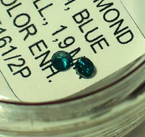 Gyémánt - 0,01 ct, 1,3 mm, kék, természetes, SI, színkezelt