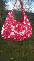 Shoulder bag-beach bag-shopping bag-colorful, cheerful item.