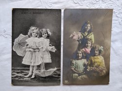 2 db antik, kézzel színezett fotó/képeslap, kislányok, esernyő, virágok, fodros ruha, 1910-es évek