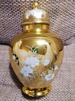 Japán, kutani stílusú, dúsan aranyozott, pávamintás fedeles váza. Ritka, nagyon szép darab!