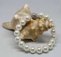 Shell gyöngy karkötő, fehér színű 10 mm-s gyöngyökből