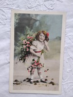 Antik, kézzel színezett, fotólap/képeslap kislány virágokkal, rózsa 1911