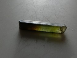 Természetes zöld Turmalin ásvány. Gyűjteménybe vagy ékszeralapanyagnak. 2,2 ct
