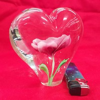 Szív Alakú Rózsás Levélnehezék Üvegdísz. 10,5 x 5,5 cm