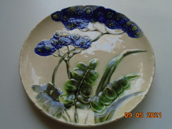 Schütz Cilli szecessziós dombor virágmintás majolika tányér