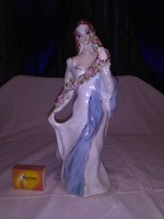 Porcelán hölgy virág fűzérrel figura, nipp - STIPO DOROHOI - 28 cm