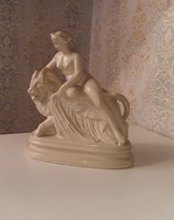 Nő szobor oroszlános akt dísz asztalra szép
