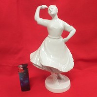 Zsolnay Fehér Táncoló,Menyecske Figura.23 cm.