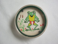 Retro tobacconist cat frog skill game