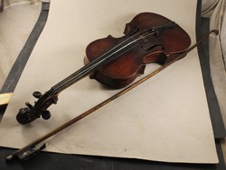 Antik mesterhegedű 285