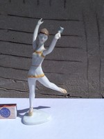 Art deco Hollóházi balerina virággal - porcelán nipp, figura