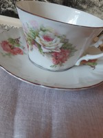 Nagy rózsás teás csésze alátétjével