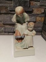 Zsolnay porcelán anya gyermekével!