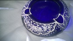 Showy cobalt blue with a hand-painted ashtray lace pattern.