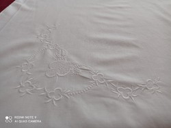 White machine-embroidered cotton pillowcase, 85 x 70 cm