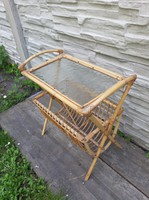 Rattan small table with newspaper holder. 45 X 29 x 52 cm.