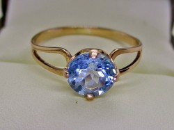 Elegáns valódi akvamarin köves  arany gyűrű