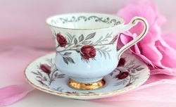 Paragon kék bordó rózsás csontporcelán teás csésze