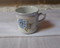Iris (JRIS) porcelán, kék virágos kávéscsésze, mokkás csésze (Kolozsvár; 1920–1940)