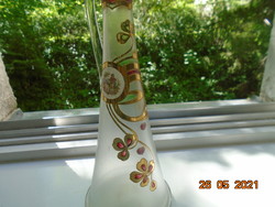 Murano jelzett 24 K arany virágokkal díszített kiöntő, zsánerjelenettel. homorú talppal