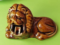 Vintage Oroszlán formájú majolika oroszlán hamutartó
