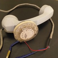 Régi szerelő telefon