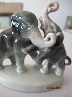 Régi /porcelán/aranyos játszadozó elefántok