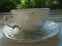 19.sz Újszerű kézzel festett kék cinke-virág és arany mintákkal, dombormintás teás csésze alátéttel