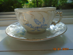 19.sz Újszerű kézzel festett kék cinke,virág és arany mintákkal, dombormintás teás csésze alátéttel