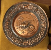 Red copper wall plate with deer decoration