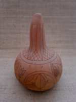 Detailed scratched gourds in nice condition