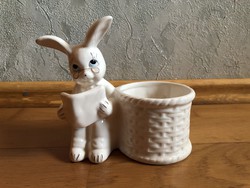 Bunny patterned white pot for smaller flowers - 1.