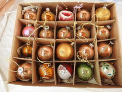 Régi díszes gömb karácsonyfa díszek - 20 db - Karácsonyfadísz gyűjteményből