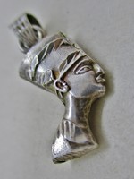 Nagyon szép Nefertiti ezüst medál