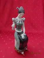Hollóházi porcelán figura, kézzel varró nő, magassága 24 cm. Vanneki!