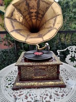 Különleges működőképes aranyszínű gramofon