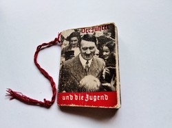 Hitler - mini könyv - képekkel